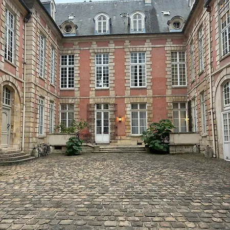 Style Et Confort Marais * Parigi